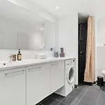 A Stylish Getaway In Modern Surroundings אורהוס