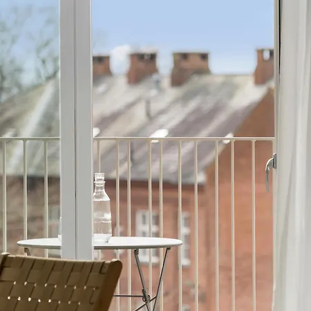 A Stylish Getaway In Modern Surroundings *