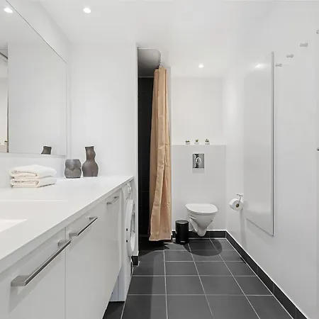 A Stylish Getaway In Modern Surroundings شقة Århus