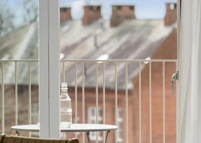 A Stylish Getaway In Modern Surroundings *